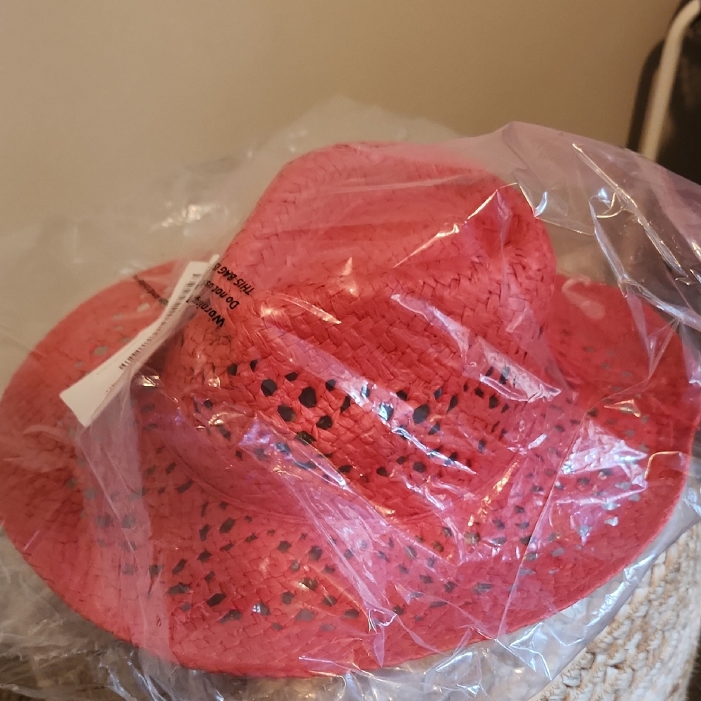UO Straw Fedora Hat in Bright Pink